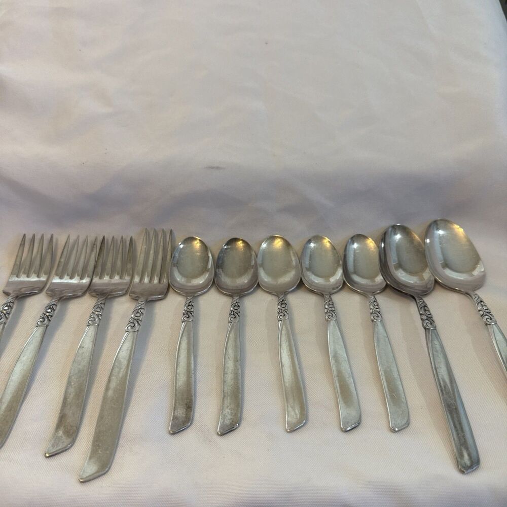 South Seas by Oneida Community Silverplate Set Multiple Sizes Spoons Forks 11 pc